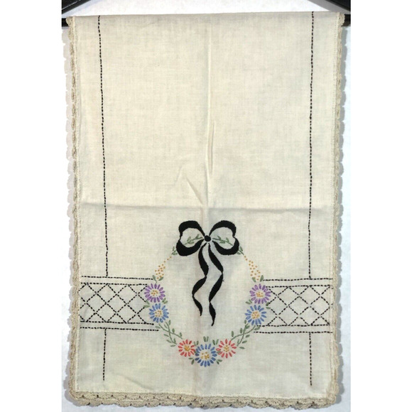 Vintage Small Table Runner Hand Flower Wreath Big Bow Lace Edges 36” x 12” - Picture 6 of 8